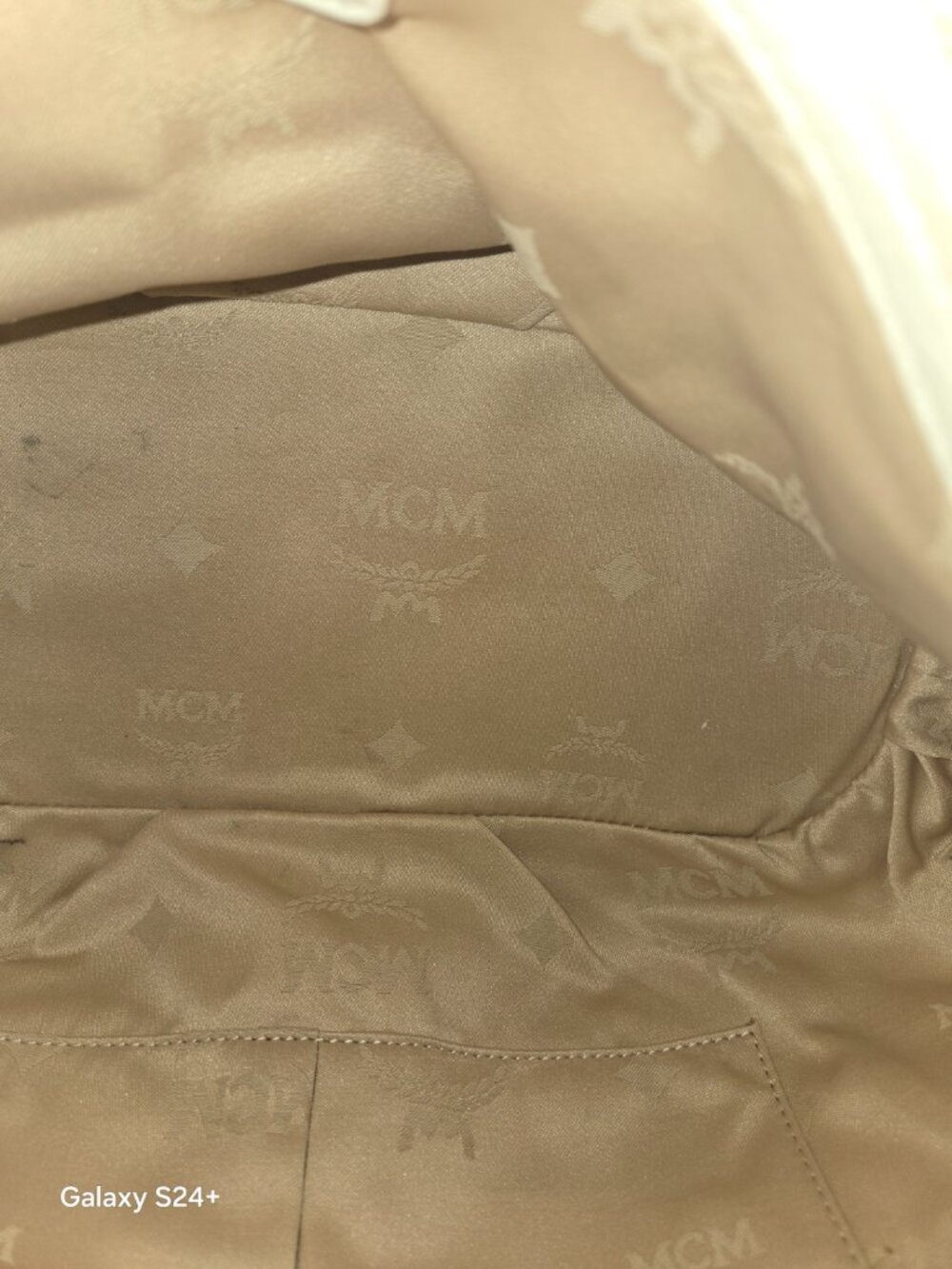 ✨ MCM White Pebbled Leather Tote Bag ✨ - Picture 6 of 6